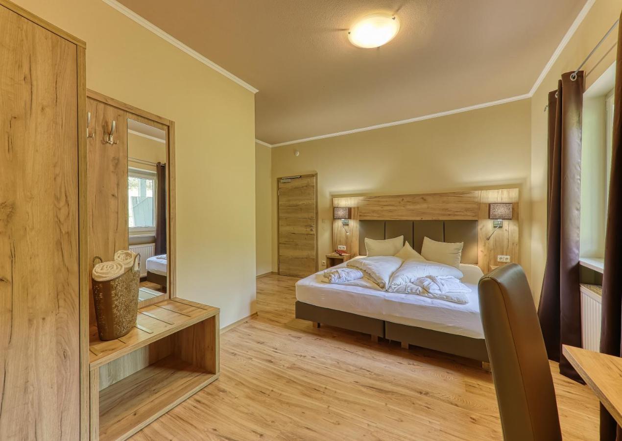 Wellnesshotel Deine Auszeit, Adults Only Achslach Eksteriør bilde