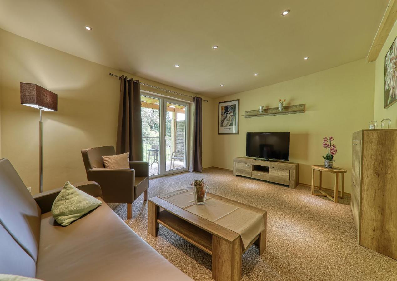 Wellnesshotel Deine Auszeit, Adults Only Achslach Eksteriør bilde