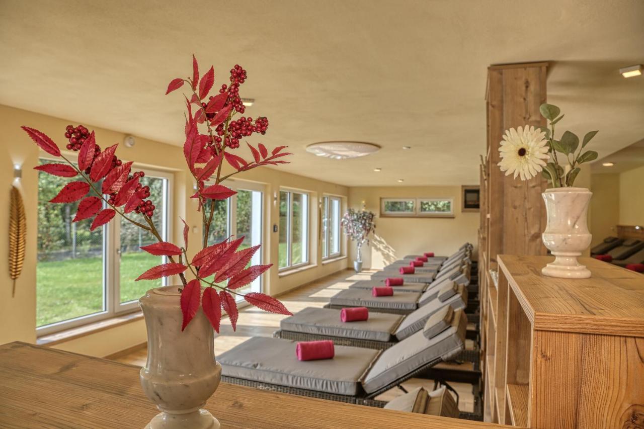 Wellnesshotel Deine Auszeit, Adults Only Achslach Eksteriør bilde