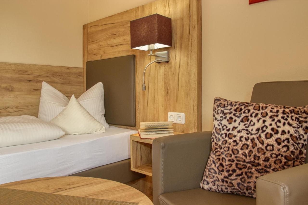 Wellnesshotel Deine Auszeit, Adults Only Achslach Eksteriør bilde