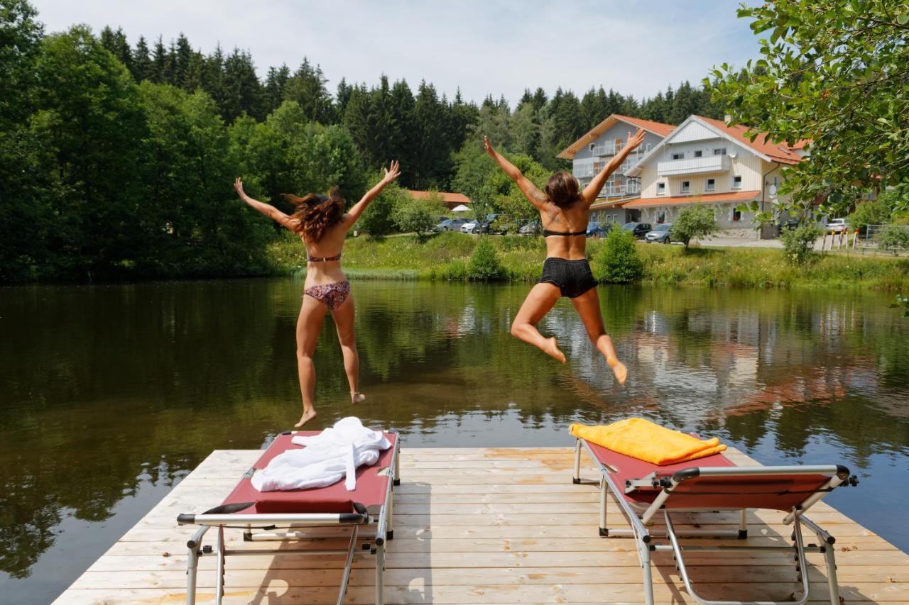 Wellnesshotel Deine Auszeit, Adults Only Achslach Eksteriør bilde