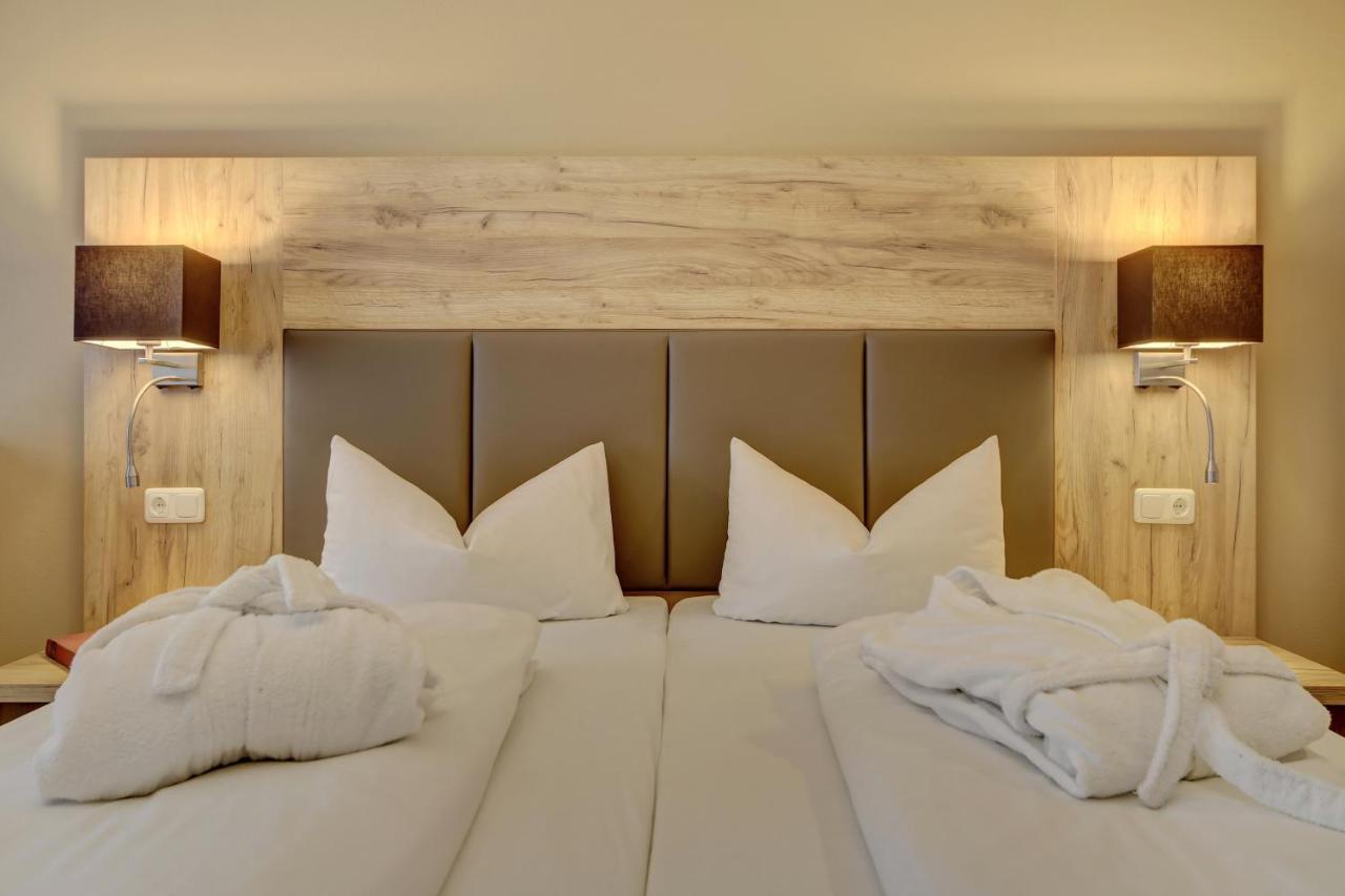 Wellnesshotel Deine Auszeit, Adults Only Achslach Eksteriør bilde
