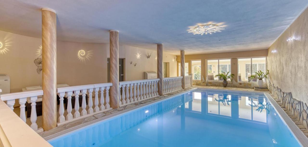 Wellnesshotel Deine Auszeit, Adults Only Achslach Eksteriør bilde