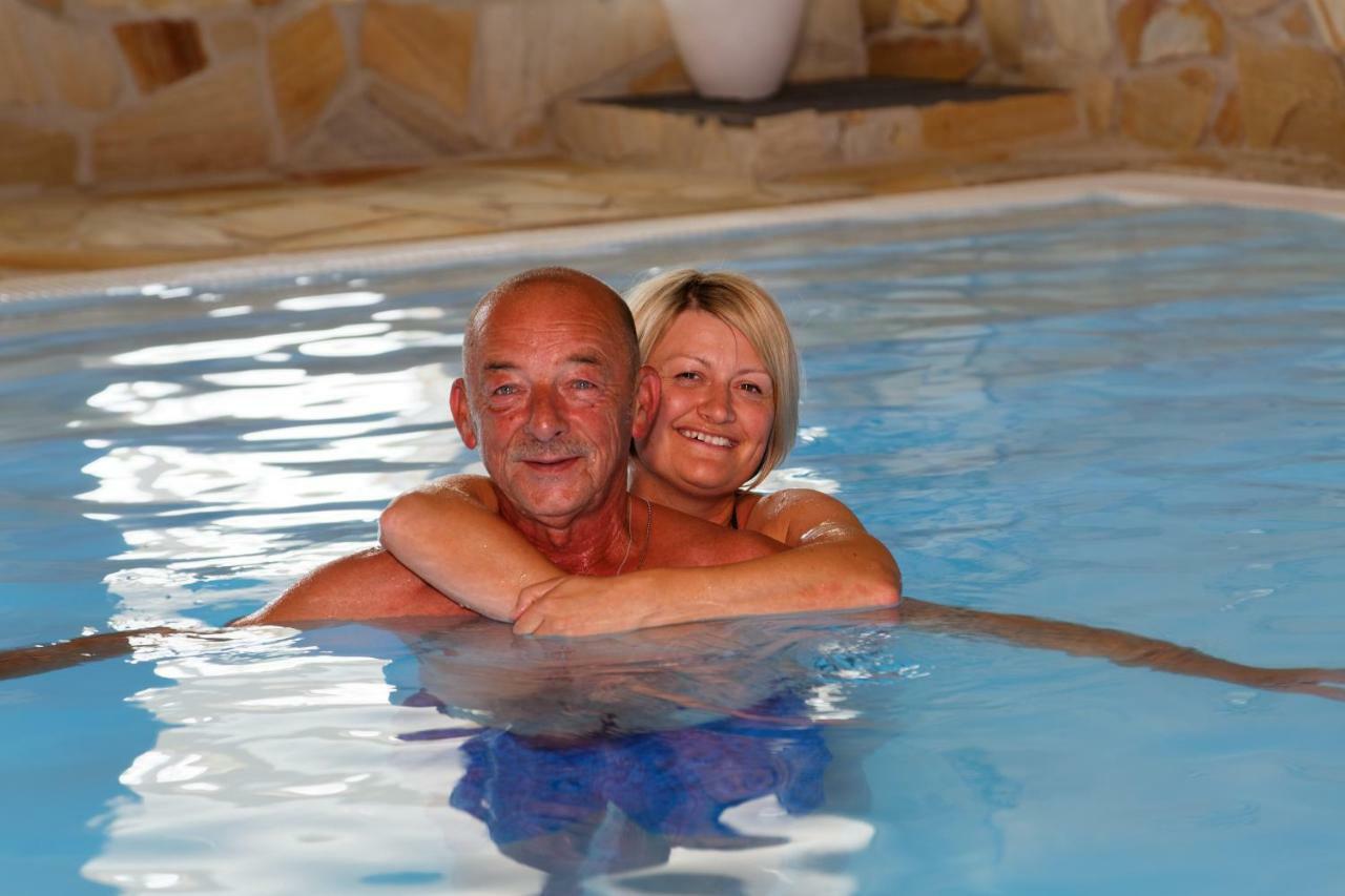 Wellnesshotel Deine Auszeit, Adults Only Achslach Eksteriør bilde