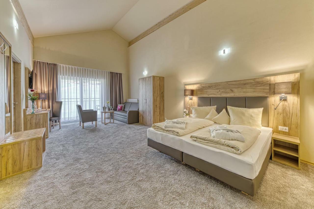 Wellnesshotel Deine Auszeit, Adults Only Achslach Eksteriør bilde