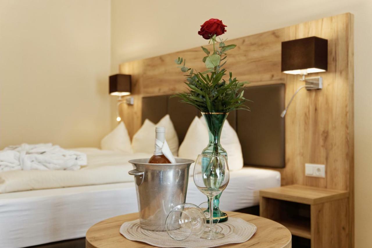 Wellnesshotel Deine Auszeit, Adults Only Achslach Eksteriør bilde