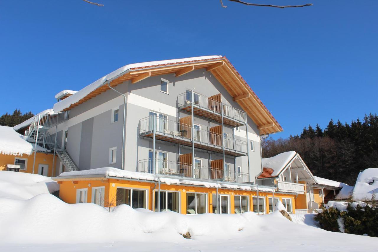 Wellnesshotel Deine Auszeit, Adults Only Achslach Eksteriør bilde
